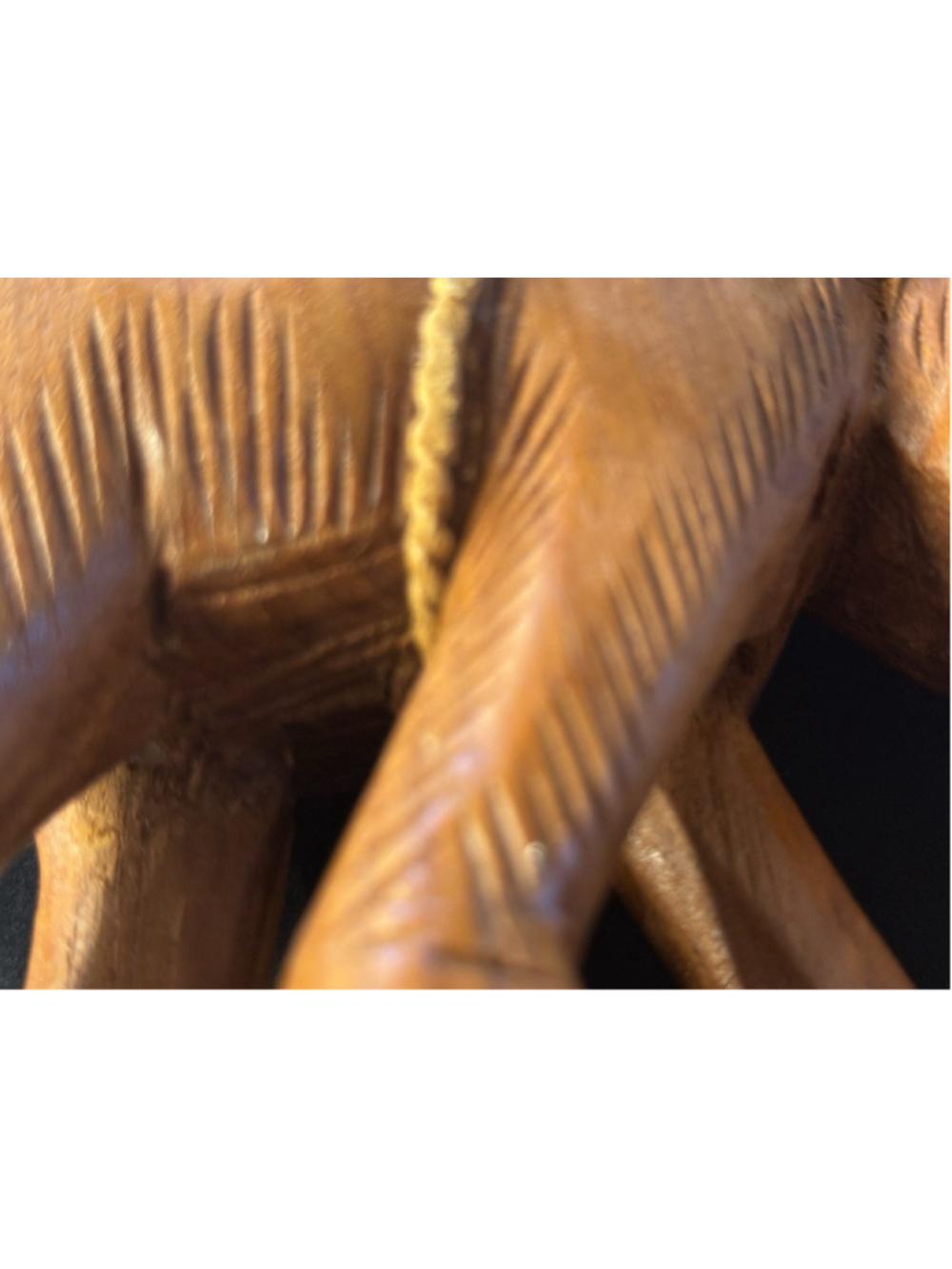 Pair of vintage hand carved genuine teak wood Elephants bookends saddle & strap - Picture 14 of 16